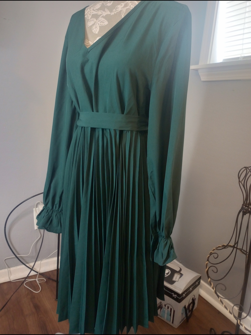 2 For $10 Elegant Forest Green Long Sleeve Pleated Dress - Picture 4 of 6